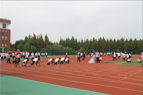 垦利一中举行2016年秋季田径运动会