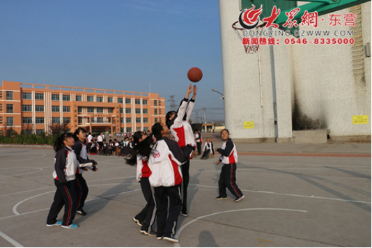 东营区一中教育集团史口分校举行校园篮球争霸