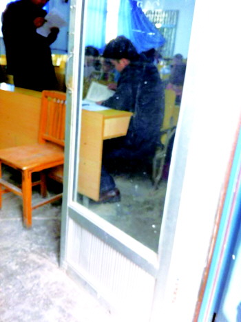 一高校网络教育考试竟比开卷考试还随便