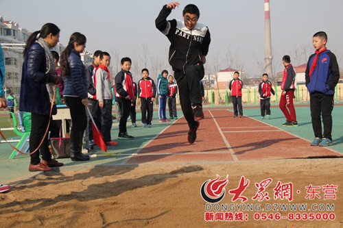 东营区丽景小学举行2016年春季田径运动会