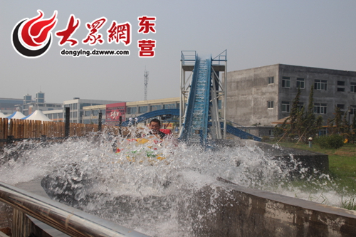 东营首届游乐文化节暨万象水上乐园正式启动