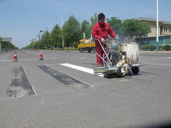 城区道路标线施划工程开工