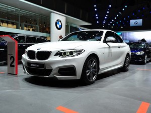 ()2ϵ2014 M235i