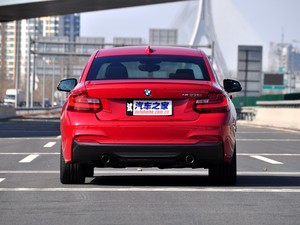 ()2ϵ2014 M235i