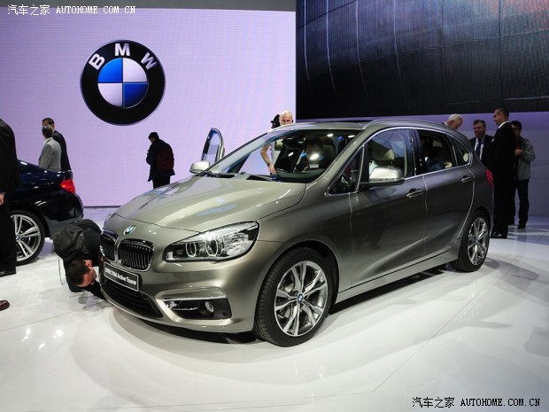 ()2ϵActive Tourer2014 225i