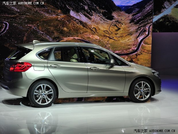 ()2ϵActive Tourer2014 225i