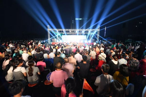 现在最新出的曳步舞 W020190829319012752515.jpg